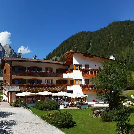 Hotel Garni Raetia 2*